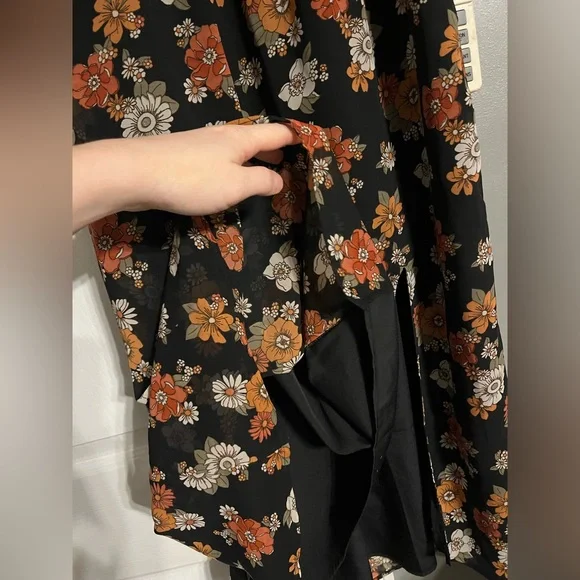 Floral Black Midi Dress - Picture 3 of 7